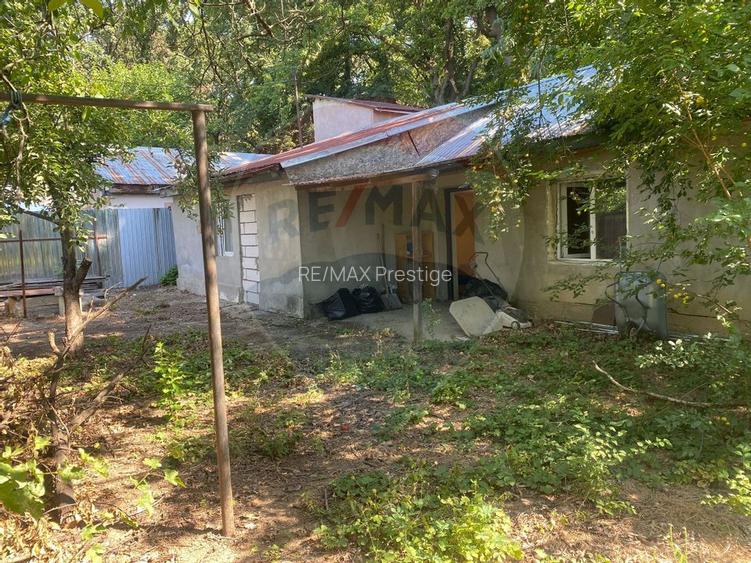 Teren 299.96mp Voluntari, casa 70 mp demolabila/renovabila - 2