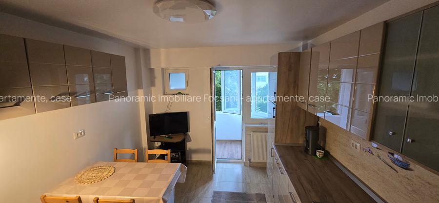 Apartament 3 camere de vanzare, la cheie, etajul 1, boxa si garaj Focsani - 4