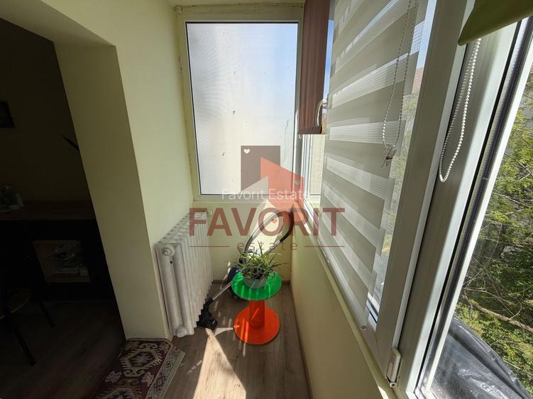 Decomandat. Cu centrala proprie. Etaj intermediar - 6