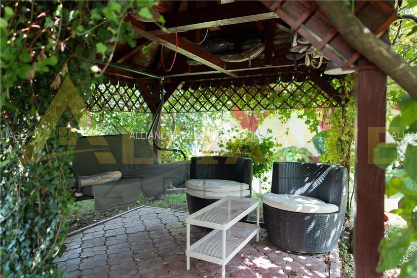 Vila superba de vanzare | Teren 766 MP | Piscina - Foisor - 11