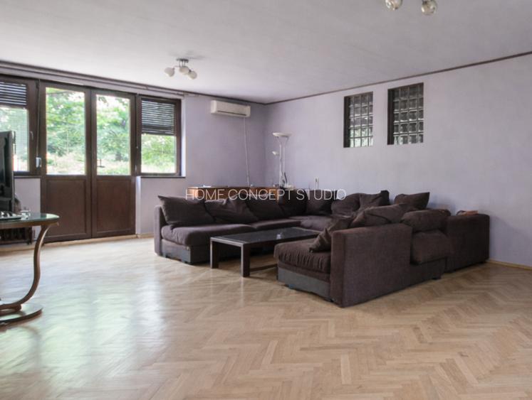 Apartament Romana, Caderea Bastiliei - 3