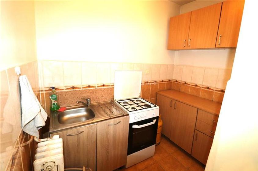 Apartament cu 1 camera , zona Circumvalatiunii - 7