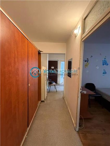 Royal Imobiliare  - Vanzare Apartament zona 9 Mai - 8