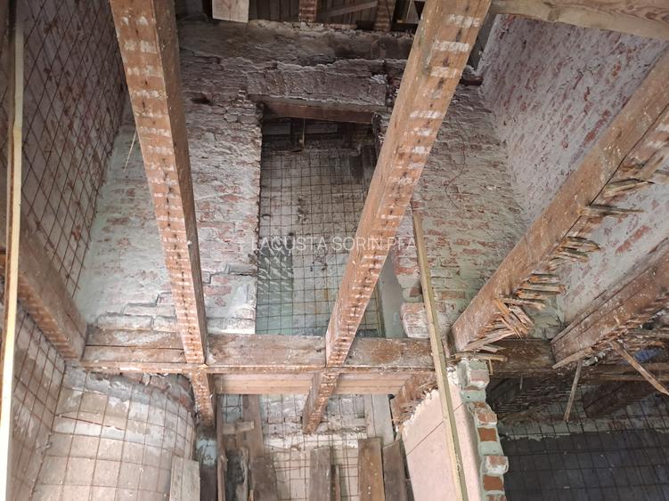 Unirii-Cartierul Evreiesc, singur curte, dubla deschidere, libera - 25