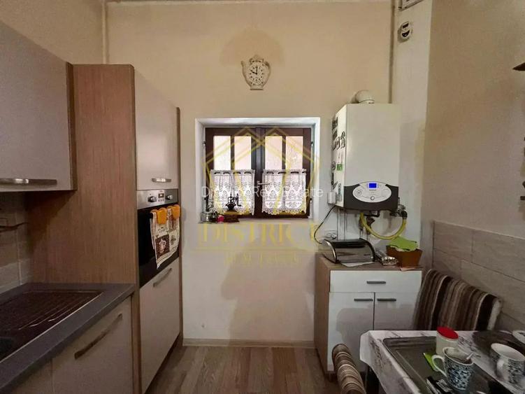 Casa renovata cu 4 camere la curte comuna | Iosefin - 13