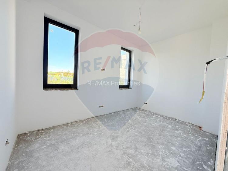 Vilă modernă de vânzare | 5 camere | Dumbrava Vlăsiei | Teren 750 mp - 10