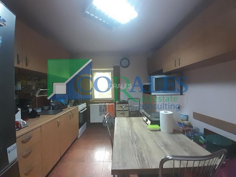 Model de apartament spatios. Zona excelenta. Centrala proprie. - 3