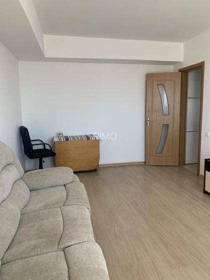 Apartament superb cu trei camere, Aparatorii Patriei, 124.000 € - 5