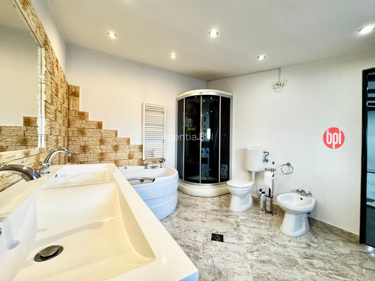 SE VINDE Apartament cu 3camere pe 2 nivele, in zona centrala din Falticeni, SV - 9