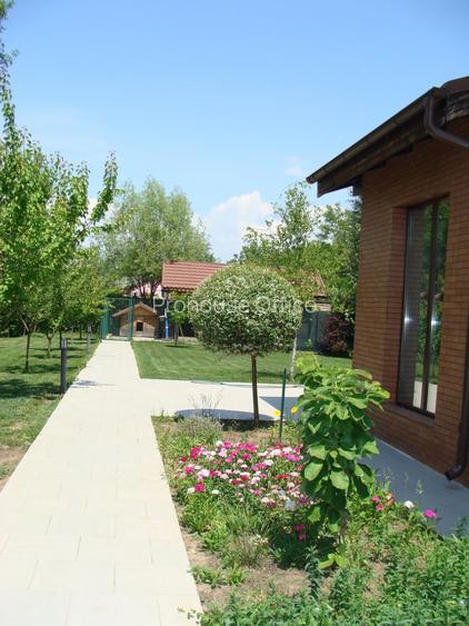 Casa ideală pentru cei care aleg rafinamentul și independența energetică - 4