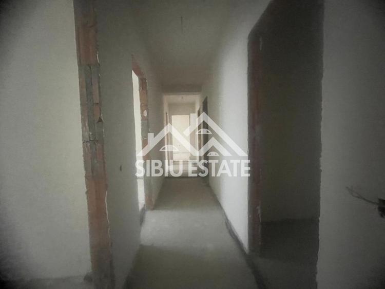 Apartament decomandat cu 2 camere-s.utila 53.46 mp, balcon 6,14- loc de parcare