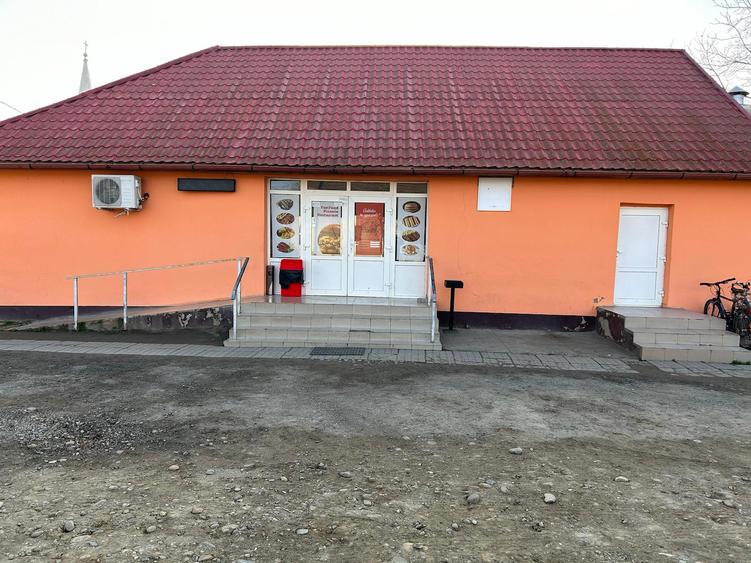 Casa in centrul comunei Padureni