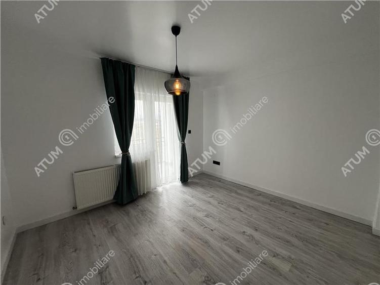 Apartament modern cu 3 camere si 2 balcoane la etajul 2 zona Brana