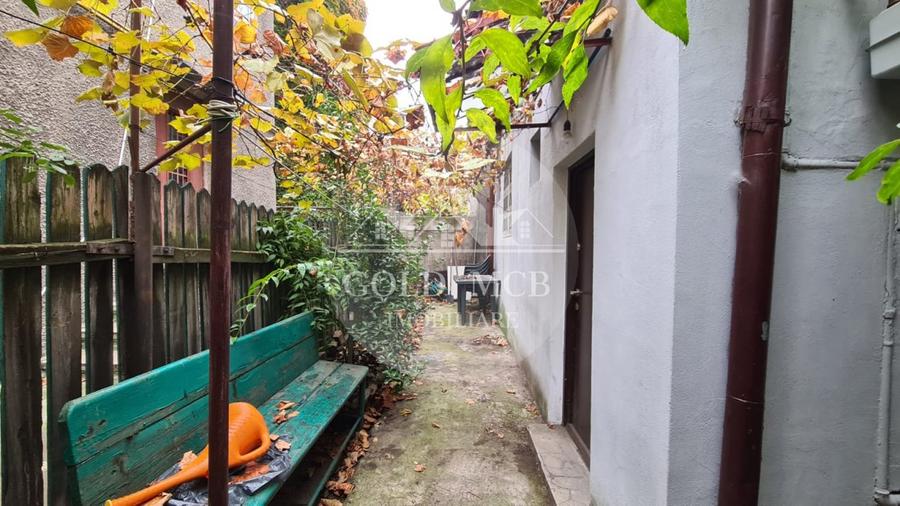 Vila parcul Tineretului- Sincai metrou-pentru 2 familii