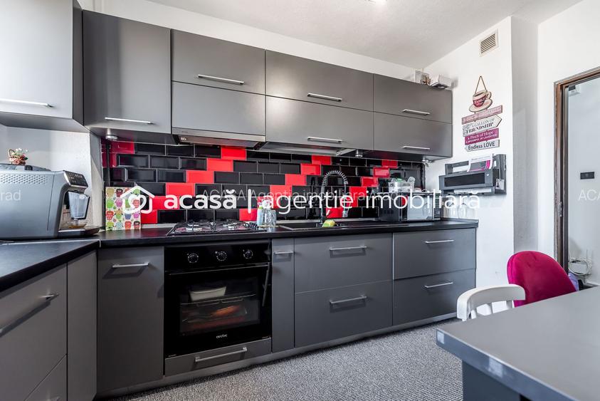 Apartament amenajat cu 2 camere, decomandat la Intim Comision 0 - 7