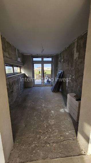 Cumpana- vila P+M,constructie solida, teren 320mp - 7