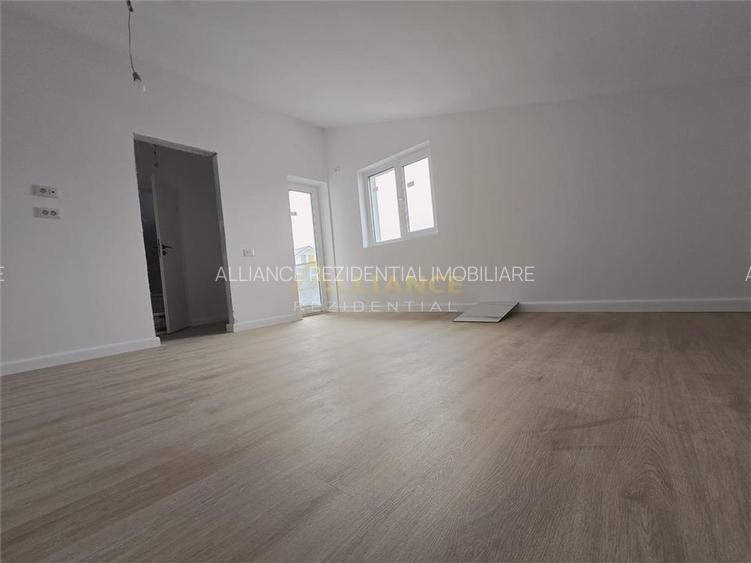 Vila individuala - 4 camere - 3 bai - 200m de bulevardul principal - 4