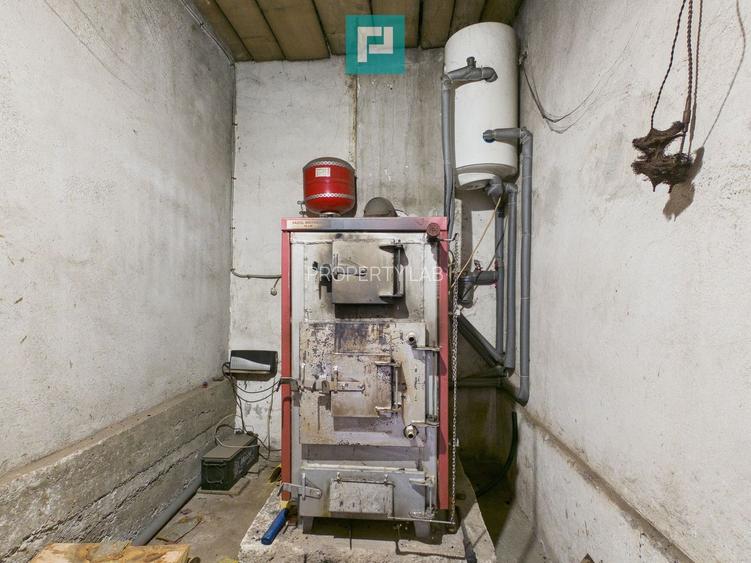 Casă solidă cu 5 camere in localitatea Almaș, Arad - 20