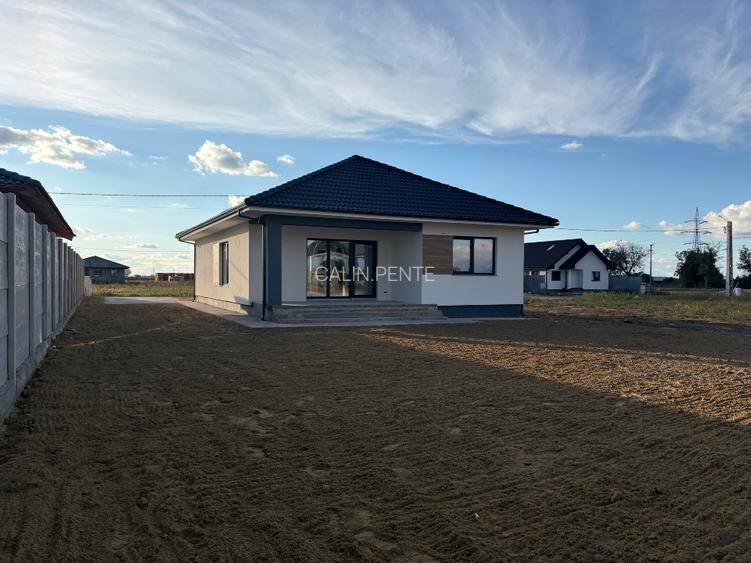 Casa noua parter cu PANOURI FOTOVOLTAICE, teren 553 mp - 2