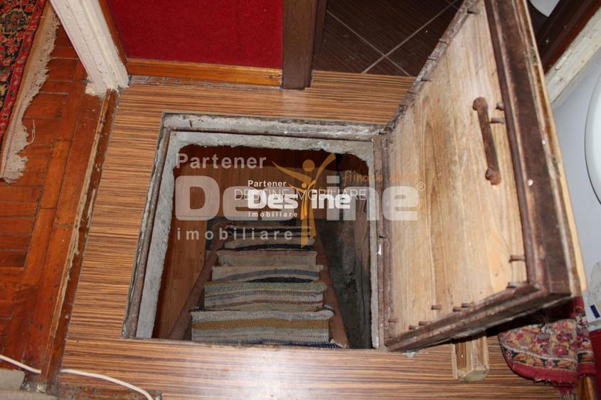 Apartament 3 camere decomandat de 61 mp 2 băi la parter cartier Favorit - Roman - 12