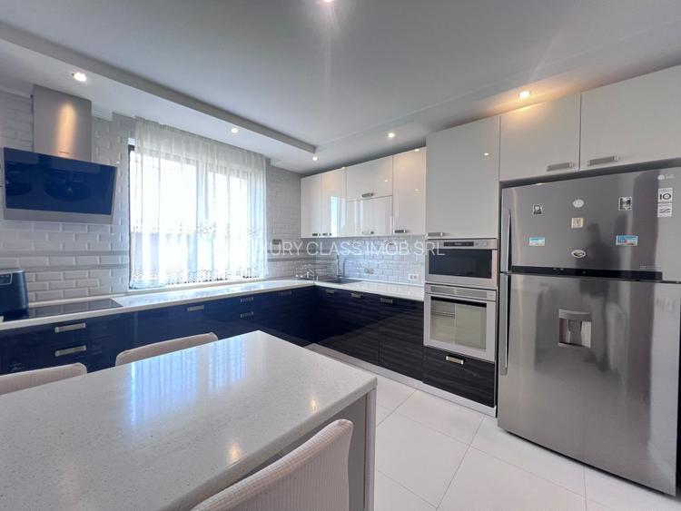 Vila Superba pentru 2 familii /9 Camere /Curte 721 - 14