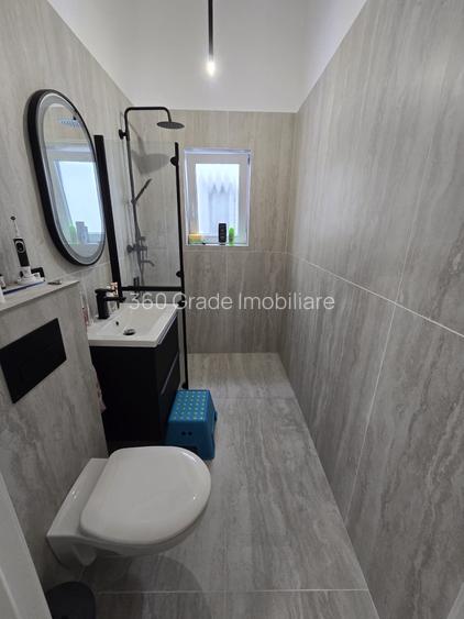 Duplex despartit prin camera tehnica - 4 camere Toate Utilitatile - 15