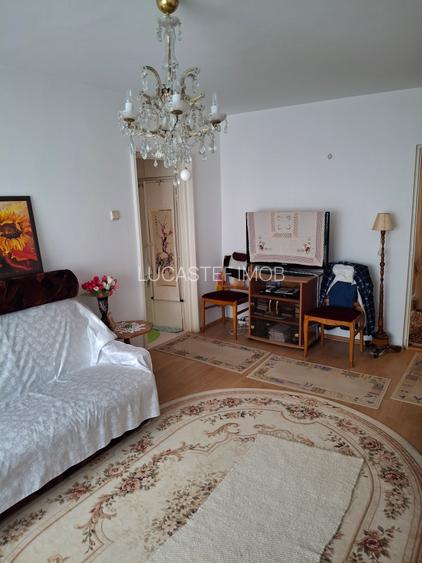 4Camere Crangasi  Metrou Piata - 2