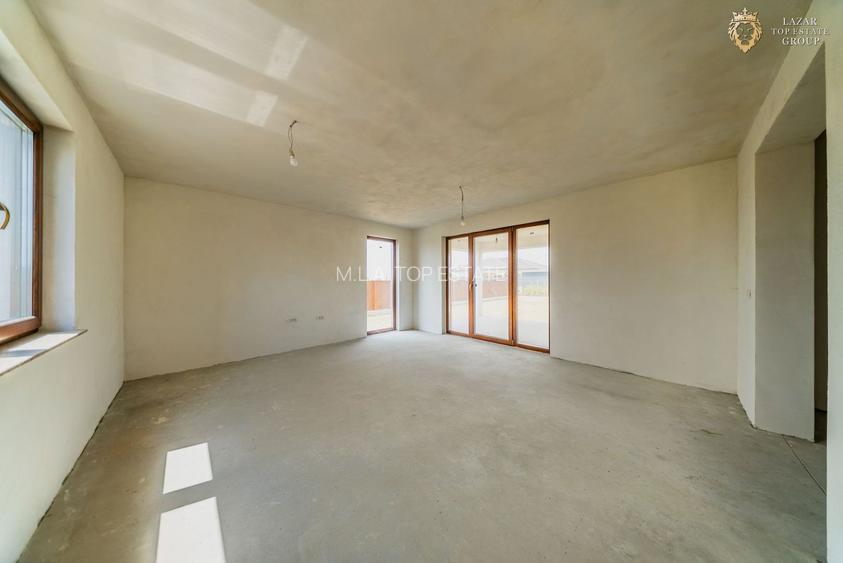 Vilă noua P+M in Sanleani - 14