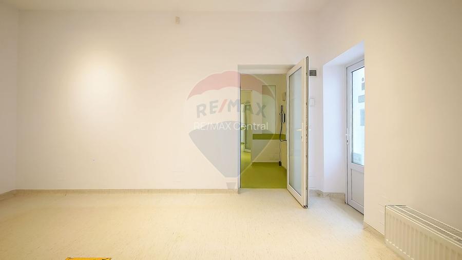 REZERVAT - Spațiu birouri/cabinete medicale 66 mp, str. Iuliu Maniu - 6