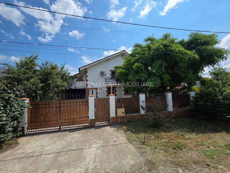 Casa-Vila/chiar lângă pensiunea Amara - 2