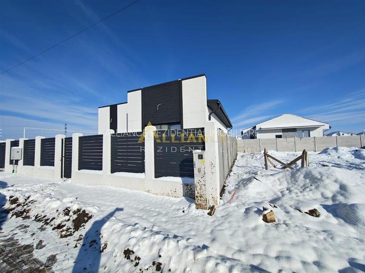 Casa individuala parter - 3 camere - 2 bai - 300 mp teren - 3