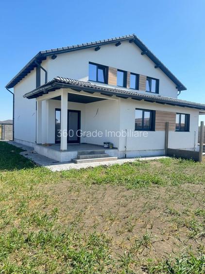 Duplex - 4 camere - Comision 0 - M. Nouă, situat aproape de 4 benzi - 3