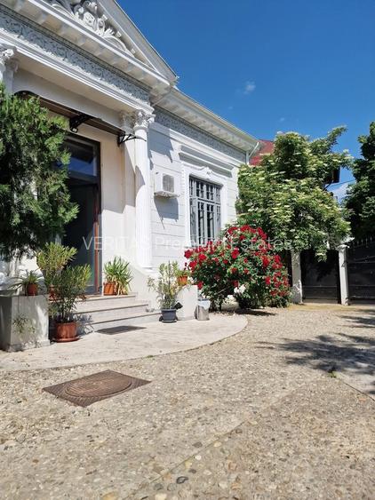 Imobil de birouri superb, curte generoasa, Unirii, 1750 teren, 35 de camere - 2