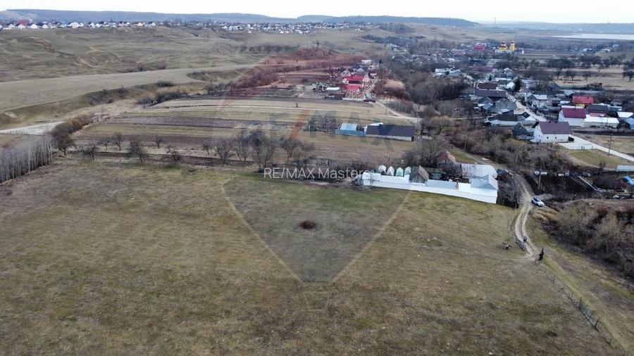 Teren 2925 mp comuna Mitocu Dragomirnei - 7