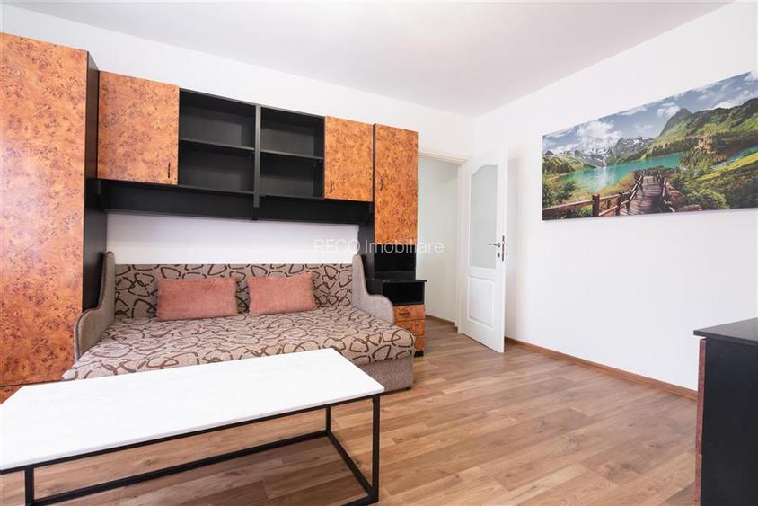 RECO Apartament 2 camere decomandat Rogerius etajul 3 - 10