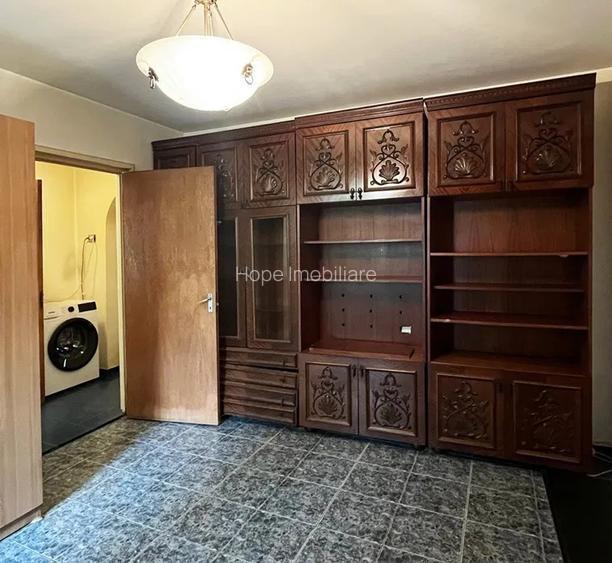 Obregia - Izvoare - 3 camere , decomandat , posibilitate montare centrala - 7