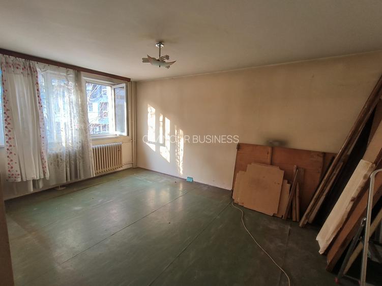 1 Decembrie 1918, 3 cam decomandat etj 1/4 - 7