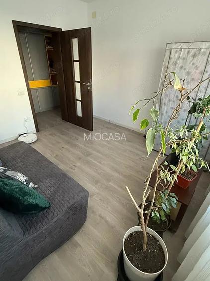 Langa Hotel IQ. 2 Balcoane. Mobilat si utilat. Etaj 1. - 7