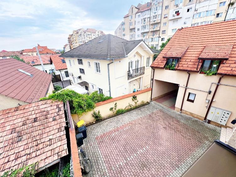 Apartament de închiriat - 2 camere tip mansardă, str. Lungă - Terezian - 13