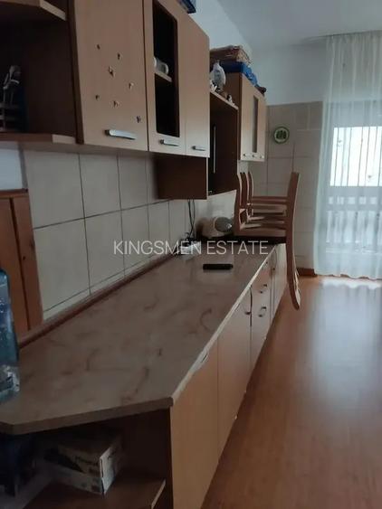 Resedinta cu 8 camere in Orasul Breaza - 13