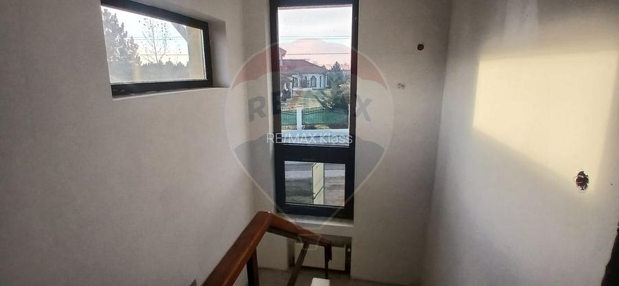 Casa individuala 4 camere cu teren 454 mp cartier privat Crevedia - 11