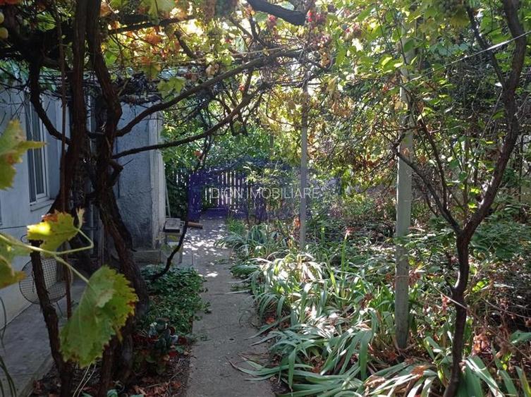 CASA DE VANZARE zona Eroii Revolitiei - 13