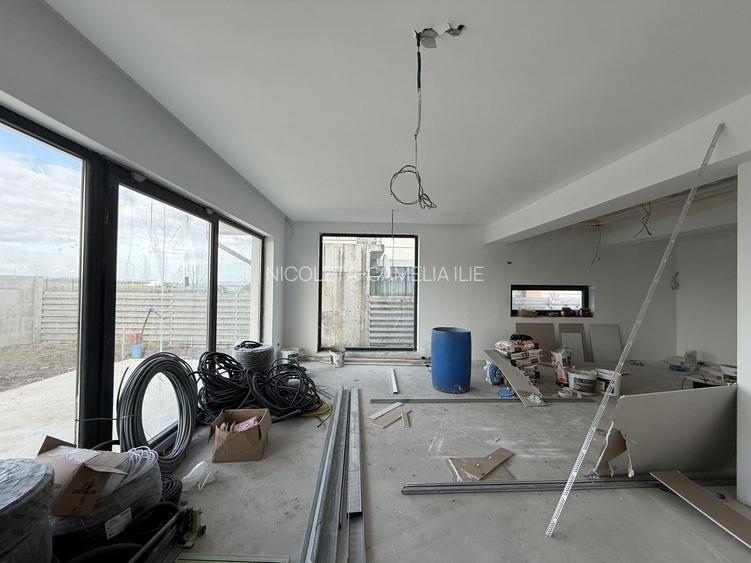 CASA| VILA INDIVIDUALA | LUX| COM 0% | 5 CAM| PROPRIETAR| NOU ! CURTE - 40