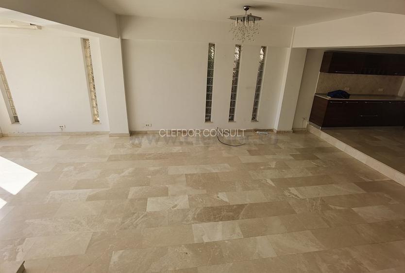 Vila de lux de închiriat în zona Pipera - 4