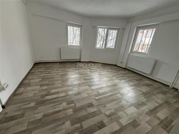 Adjud - spatiu comercial renovat complet - 7
