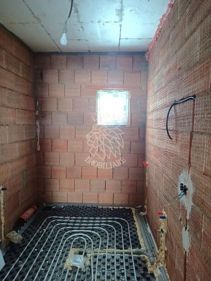 Casa 4 camere-teren 480 mp- Dealul Jelnei- 5 minute de centru