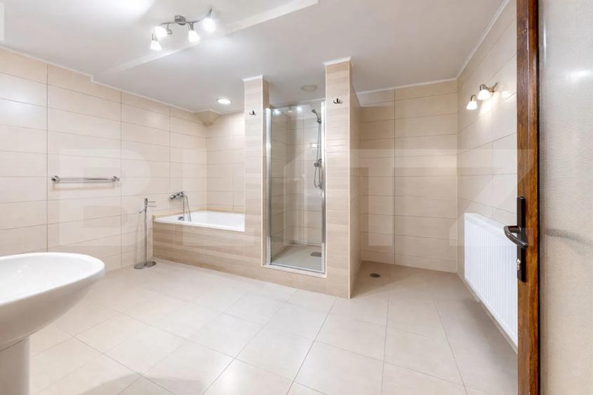 Oportunitate! Spatiu multifunctional cu vizibilitate mare si vad comercial!