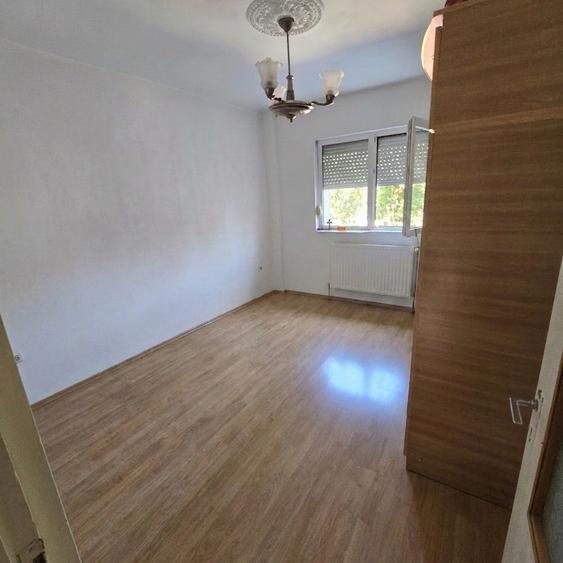 Vânzare | Apartament 4 camere decomandate