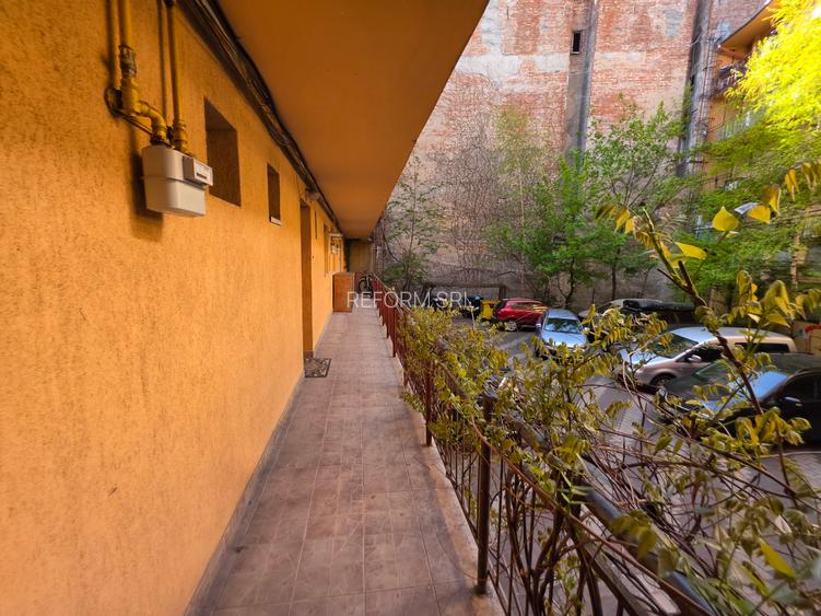 De vânzare apartament cu 2 camere, pe strada Horea - 10