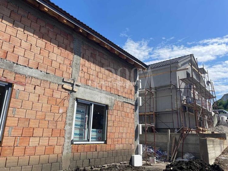 Casa 4 camere de vanzare in Dezmir - 2